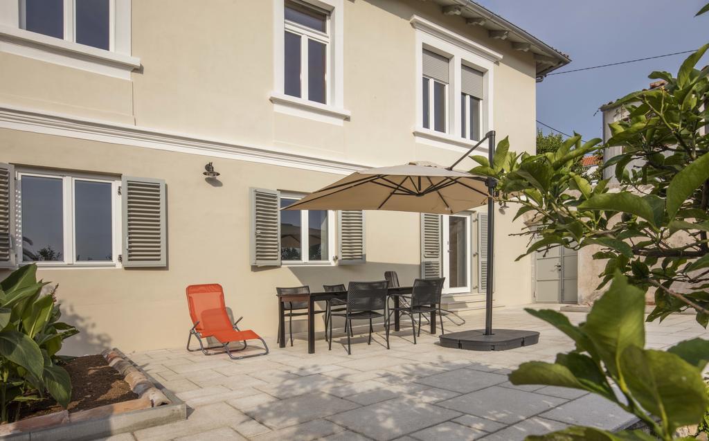Apartments Villa Adrienne مالي لوشينغْ المظهر الخارجي الصورة