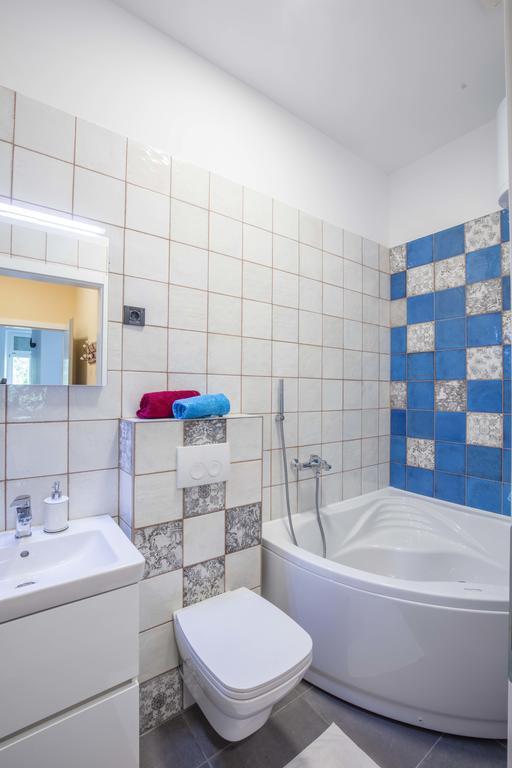 Apartments Villa Adrienne مالي لوشينغْ المظهر الخارجي الصورة