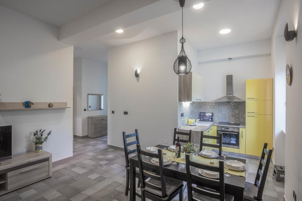 Apartments Villa Adrienne مالي لوشينغْ المظهر الخارجي الصورة