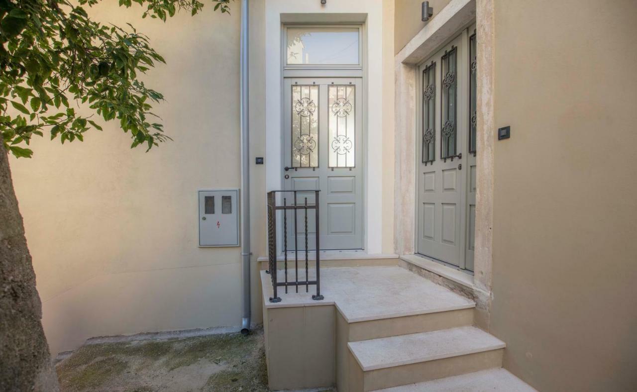 Apartments Villa Adrienne مالي لوشينغْ المظهر الخارجي الصورة